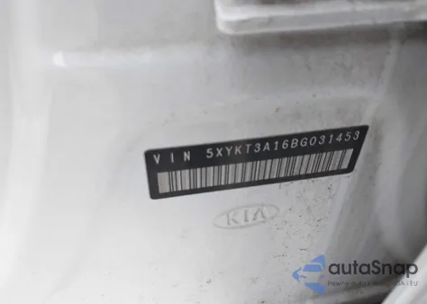 2011 Kia Sorento Lx z USA, uszkodzony, nr VIN 5XYKT3A16BG031453